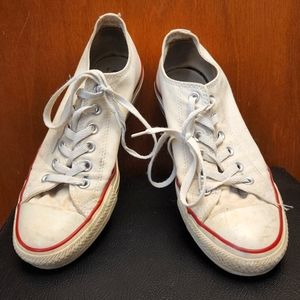 ✨️ Converse Low Top Sneakers